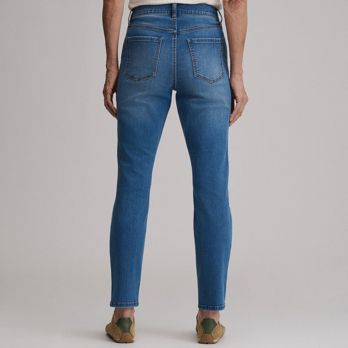 Women's Venture Stretch High-Rise Straight Leg Jeans