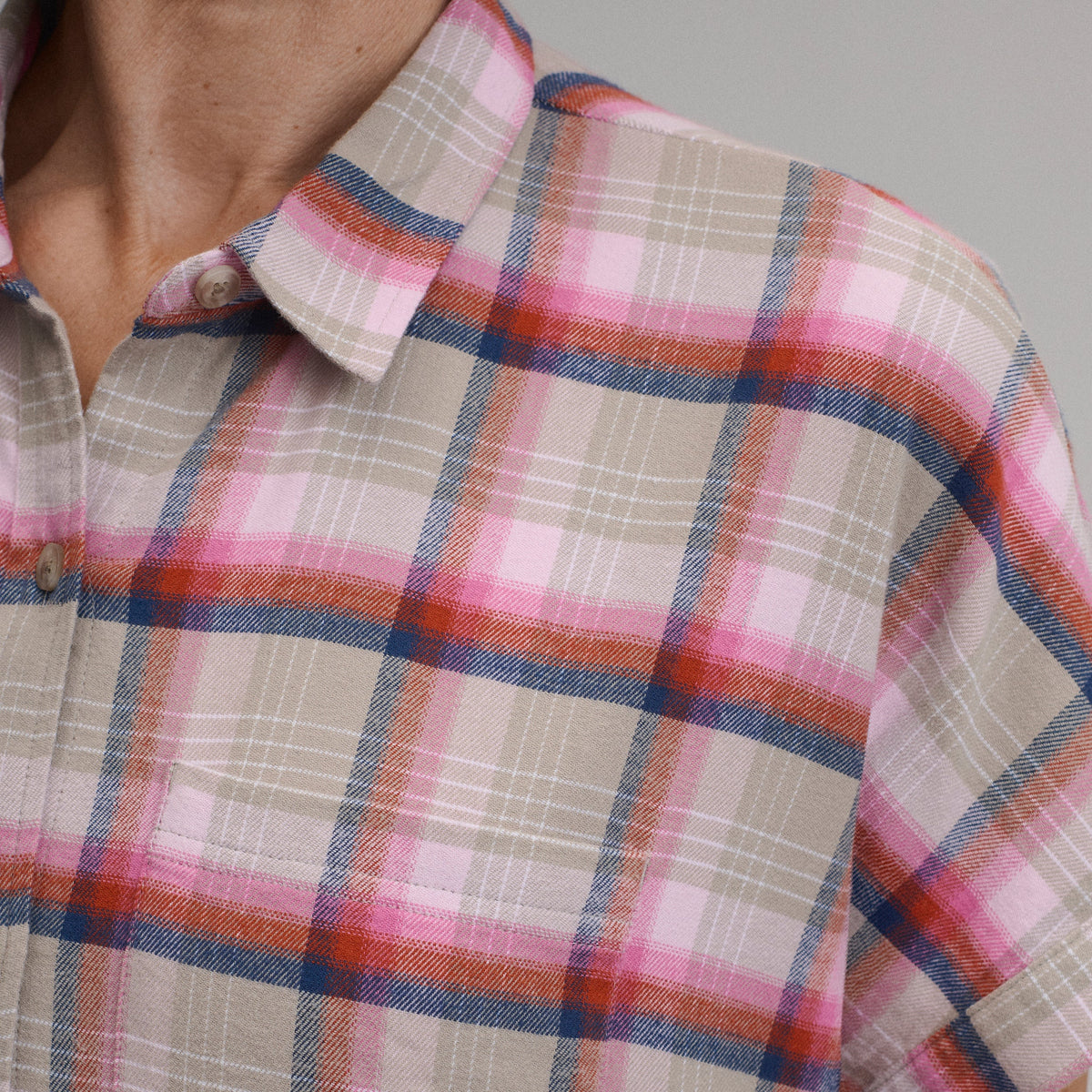 Women's W Field Flex Flannel Short-Sleeve Shirt